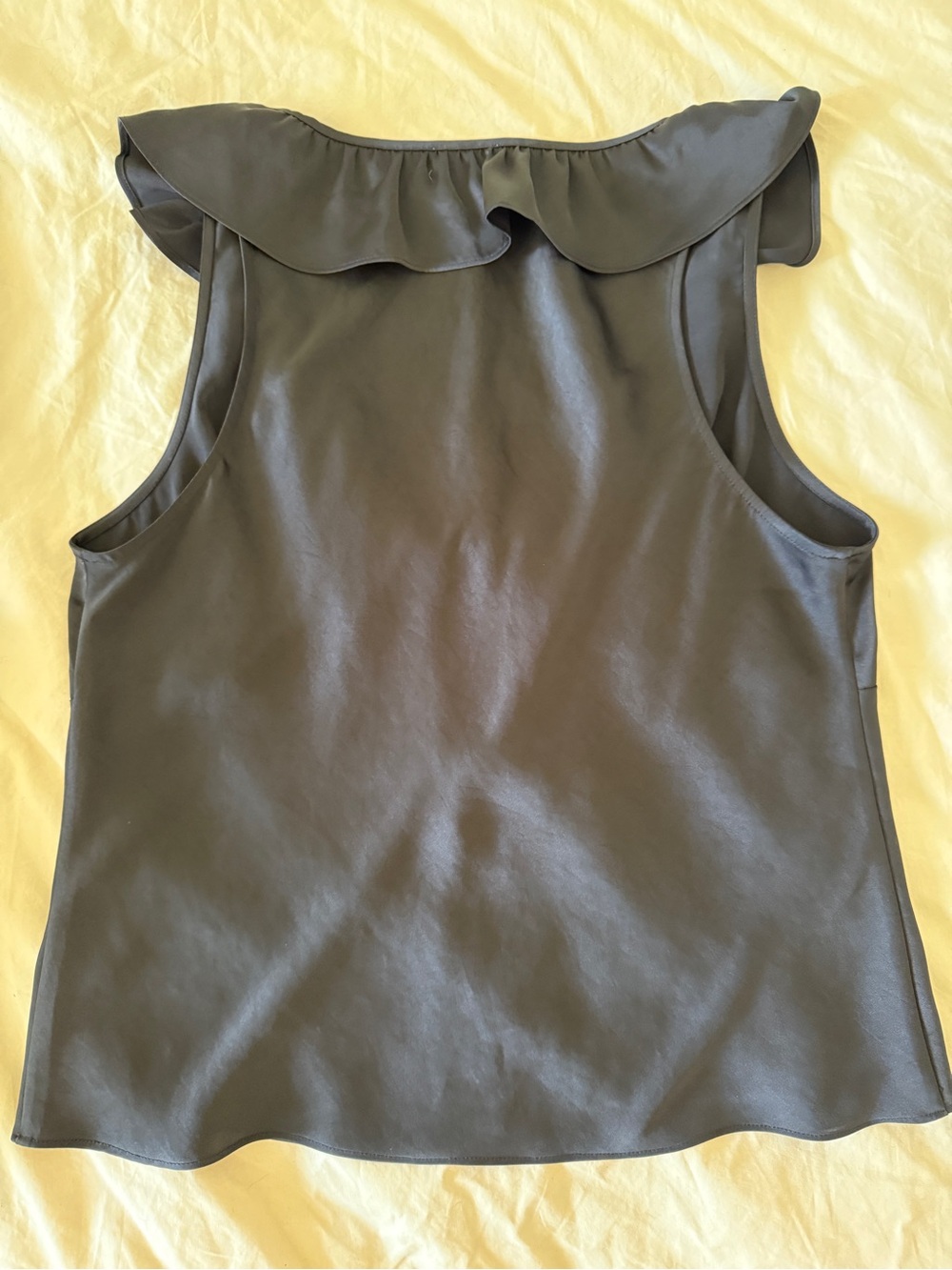 Wilfred/Aritzia Black Satin Ruffle Tie-Front Sleeveless Camisole - Picture 5 of 5